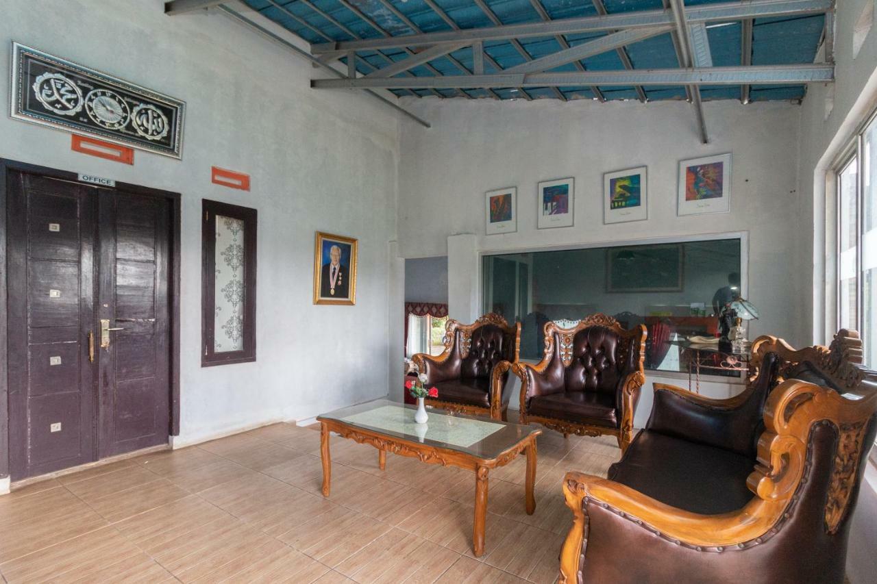 Reddoorz Plus At Grand Yustik Sukabumi Buitenkant foto